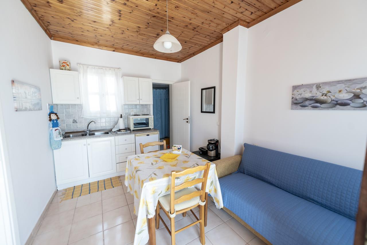 Filoxenia Apartments Chalki Town Bagian luar foto
